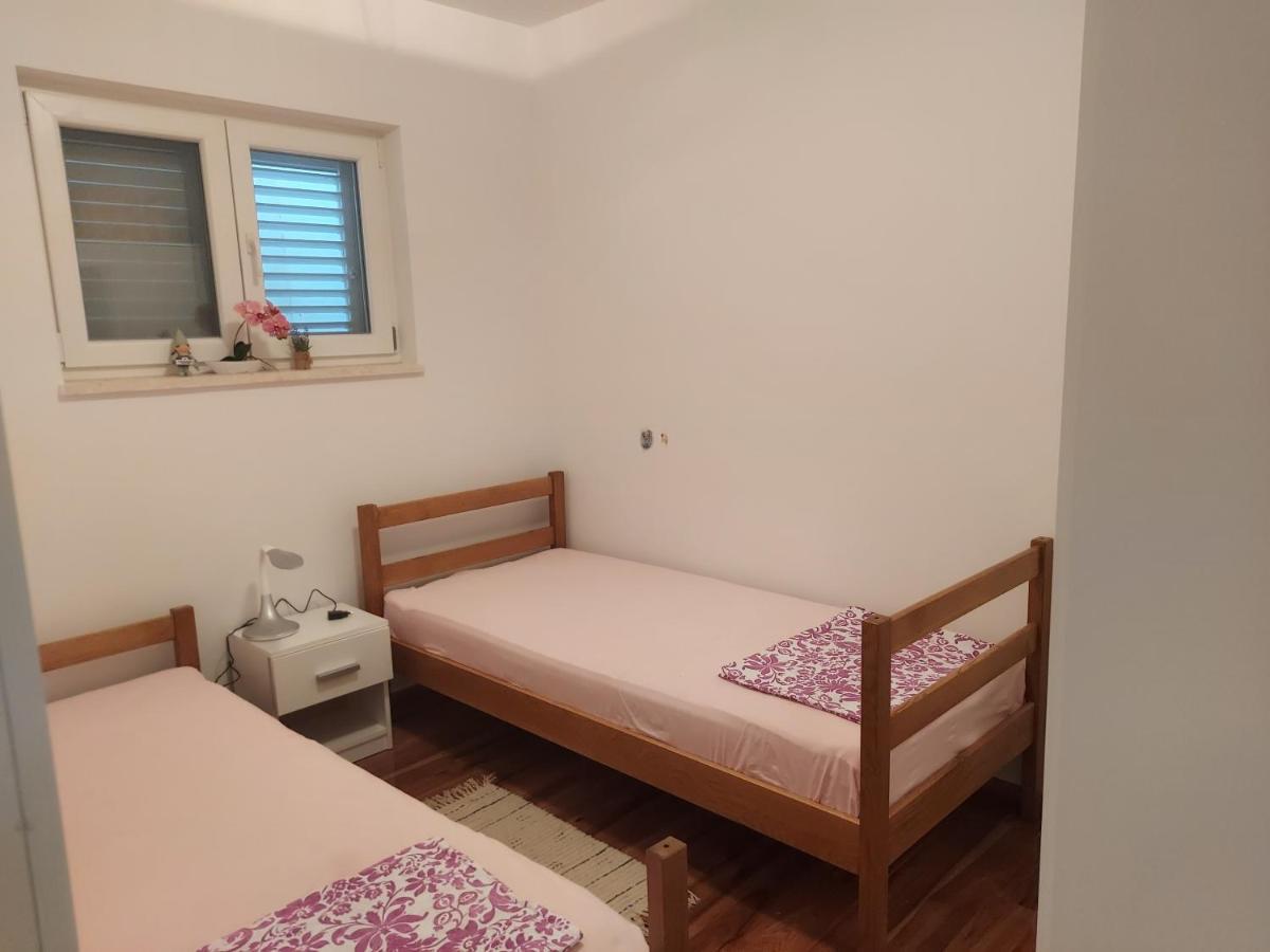 Apartman Slavica Рогозница Экстерьер фото